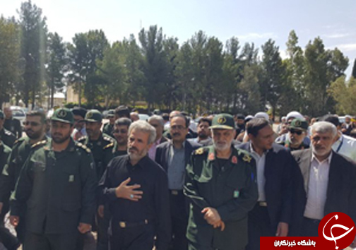 خانواده شهید حججی وارد شهر شیراز شدند + تصاویر