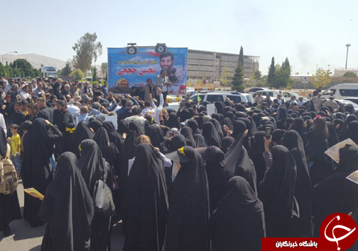 خانواده شهید حججی وارد شهر شیراز شدند + تصاویر