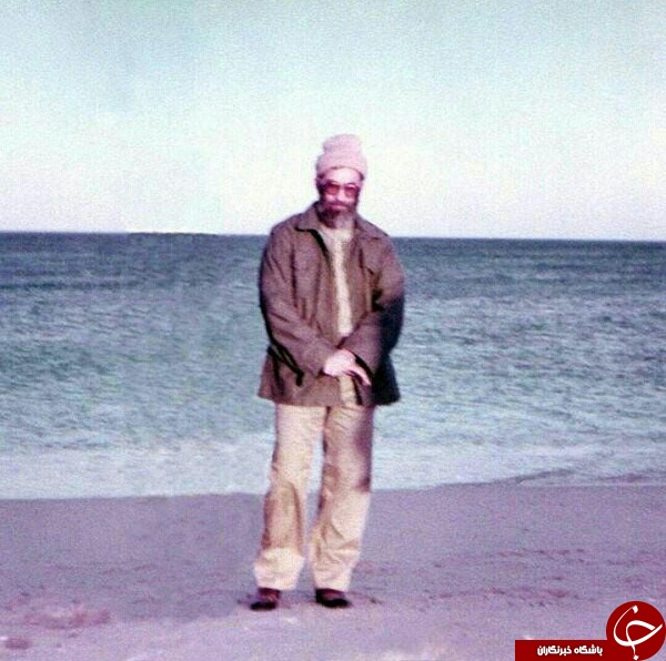 رهبر انقلاب در سنین