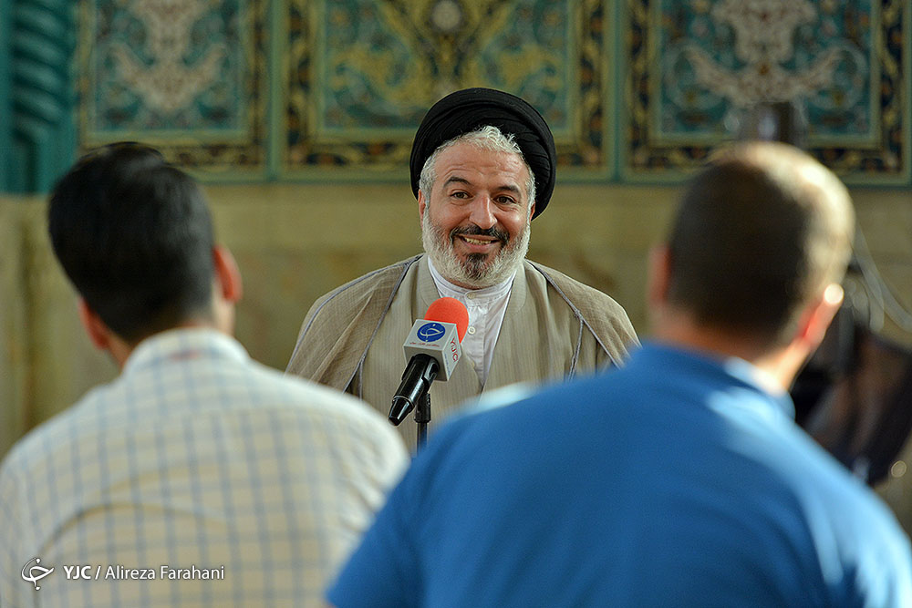 زنان در اسلام به گلی خوشبو تشبیه شدهاند/ نباید کارهای خشن به بانوان واگذار شود زنان در اسلام به گلی خوشبو تشبیه شدهاند/ نباید کارهای خشن به بانوان واگذار شود