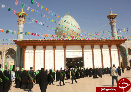 پیاده روی دختران احمدی در شیراز