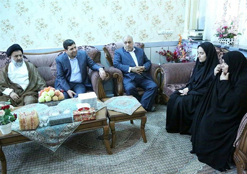 دیدار رئیس ستاد اجرایی فرمان حضرت امام (ره) با شهید زنده لرستانی+تصاویر