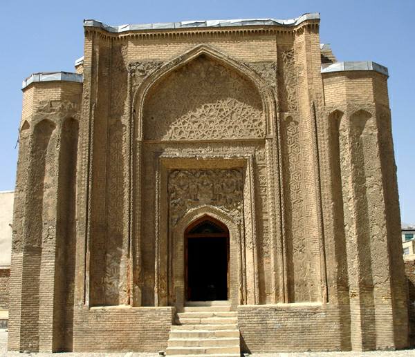 گنبد علویان یادگاری از معماری دوره&zwnj;ی سلجوقیان