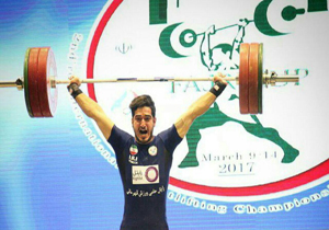 نقره آسیا برگردن وزنه بردار مازندران