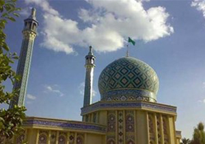 تعویض پرچم گنبد امامزاده میرعلی ابن الحسین (ع) لارستان