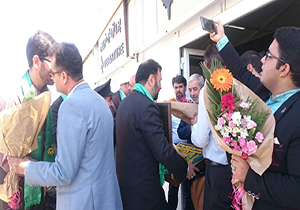 چتر کاروان زیر سایه خورشید در کاشان گسترده شد
