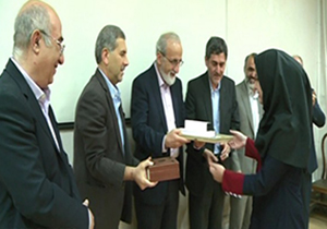 اعطا مدارک سلامت عمومی به ۴ فارغ تحصیل دانشگاه شیراز