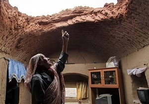 این زن کلیه&zwnj;اش را به خاطر تعمیر خانه می&zwnj;فروشد + عکس