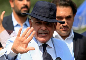 نواز شریف برادرش را برای تصدی سمت نخست‌وزیری پاکستان پیشنهاد کرد