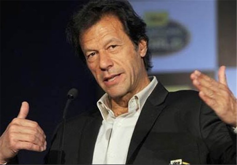 عمران خان انتخاب برادر نواز شریف به نخست وزیری را به باد انتقاد گرفت