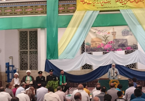 کاروان زیر سایه خورشید میهمان مسجد جامع حضرت ابوالفضل (ع) کاشان شد