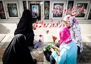 بازخوانی یاد و خاطره شهدای استان در دو میان برنامه