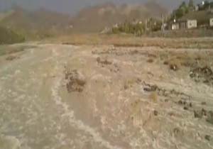 بارندگی و طغیان رودخانه در پوم + فیلم