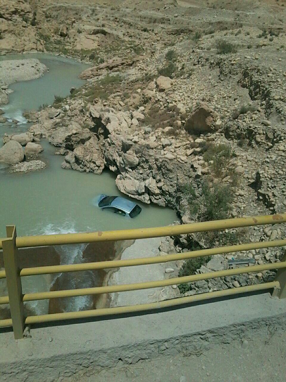سقوط پژو 206 به رودخانه سومار + عکس