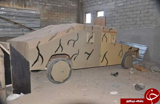 خلافت موهومی داعش با تسلیحات چوبی + تصاویر