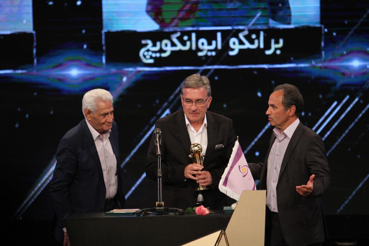 طارمی بهترین بازیکن لیگ شانزدهم شد/ پرسپولیس و برانکو برترین باشگاه و سرمربی فصل شدند