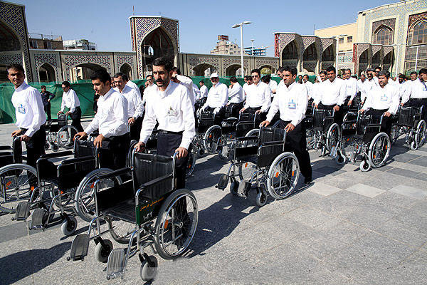 تشرف ۲۲۰۰ سالمند به حرم مطهر رضوی