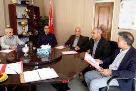 هیئت مدیره پرسپولیس در اتاق انتظار وزارت ورزش