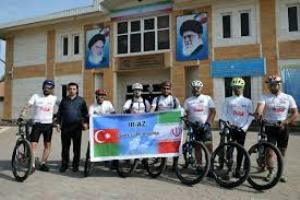 سفر دوچرخه سواران گیلانی با شعار صلح و دوستی
