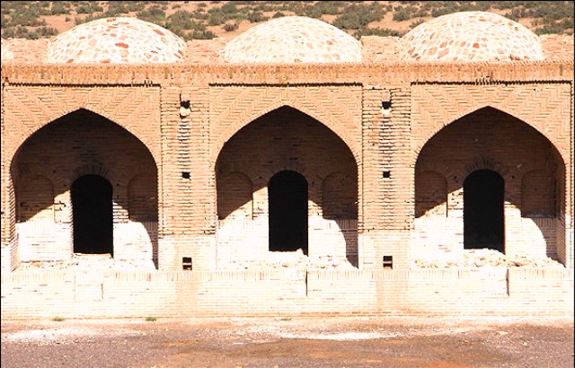 کاروانسرای دیرگچین