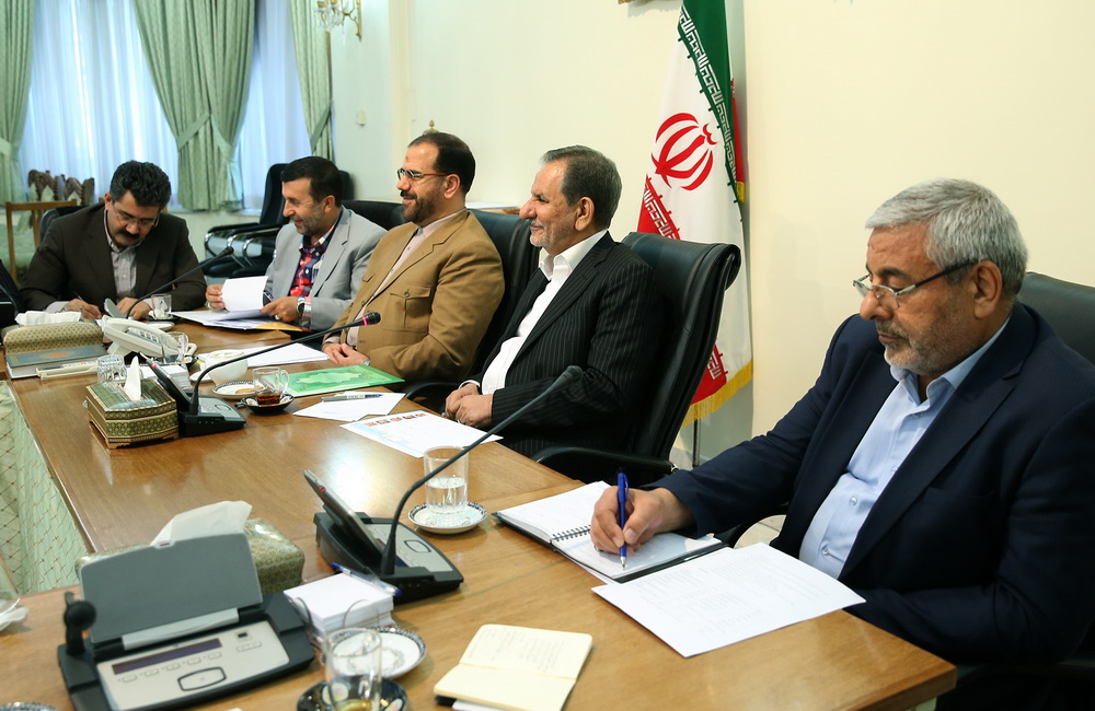 احیاء دریاچه ارومیه در دولت دوازدهم ادامه خواهد یافت/ مرز یکی از بزرگترین فرصت&zwnj;های توسعه است