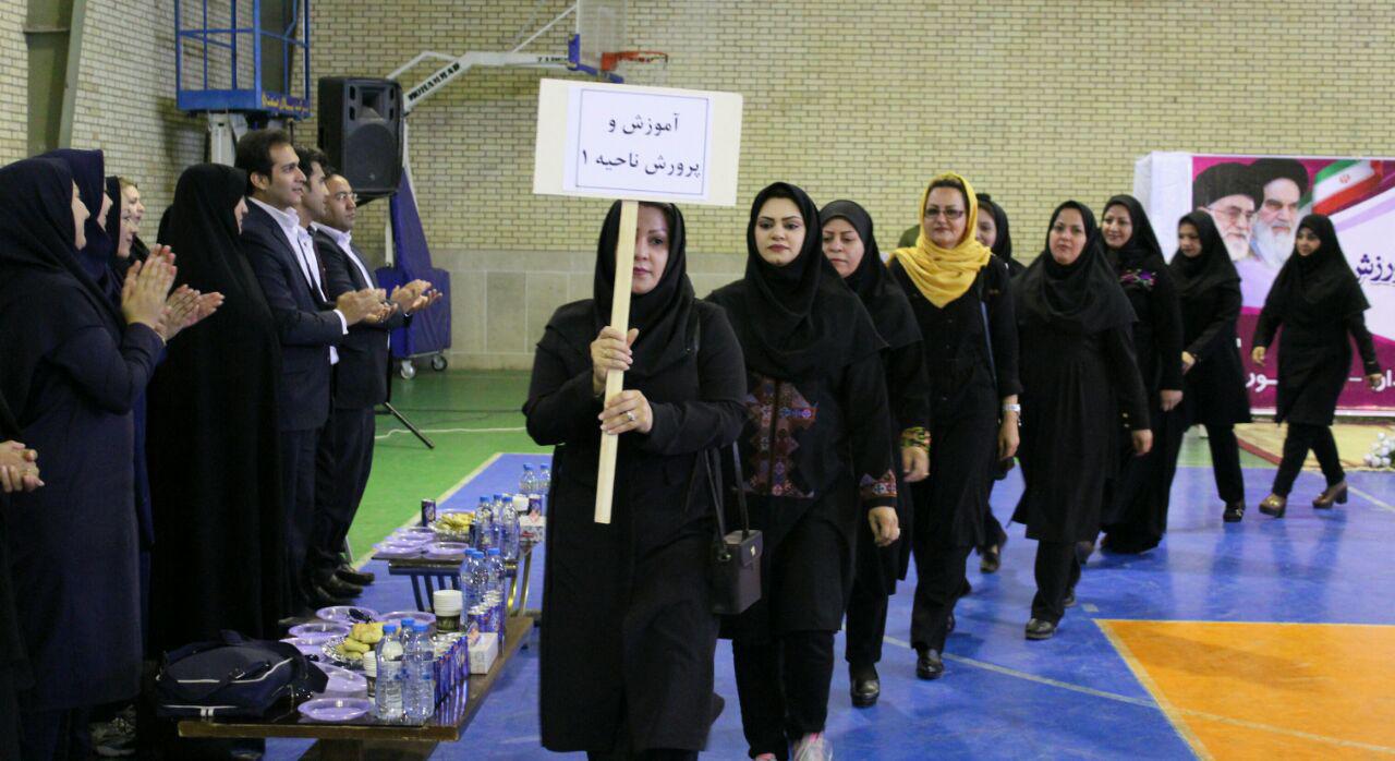 جشنواره فرهنگی ورزشی بانوان شاغل سیستان وبلوچستان به مناسبت هفته دولت جشنواره فرهنگی ورزشی بانوان شاغل سیستان وبلوچستان به مناسبت هفته دولت