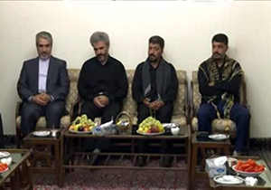 کتک کاری یک زندانی با افسران پلیس زندان/ کشته شدن پزشک به دست بیمار با چاقو/ نجات راننده توسط خبرنگار هنگام پخش زنده/ یک ساعت زندگی با زنبورها در قفس +فیلم