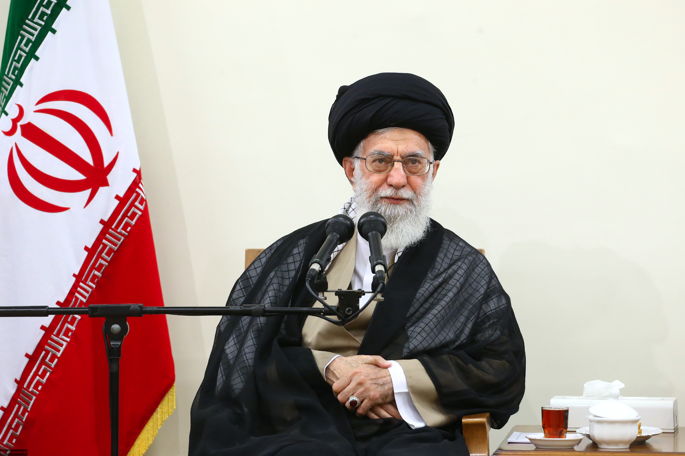 بازخوانی بیانات رهبری در دیدار با دولت&zwnj; یازدهم و دوازدهم