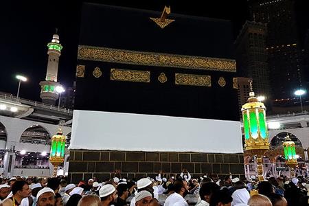 فوت یک حاجی با لباس احرام و در حال سجده+فیلم