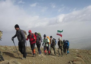 صعود سراسری بسیجیان کوهنورد شمالغرب کشور به سبلان