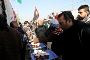 ۱۲ موکب استان مرکزی در ایران وعراق پذیرای زائران اربعین