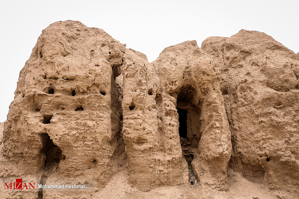 سازه&zwnj;های کشف شده زیر روستای ۱۰۰۰ ساله+تصاویر