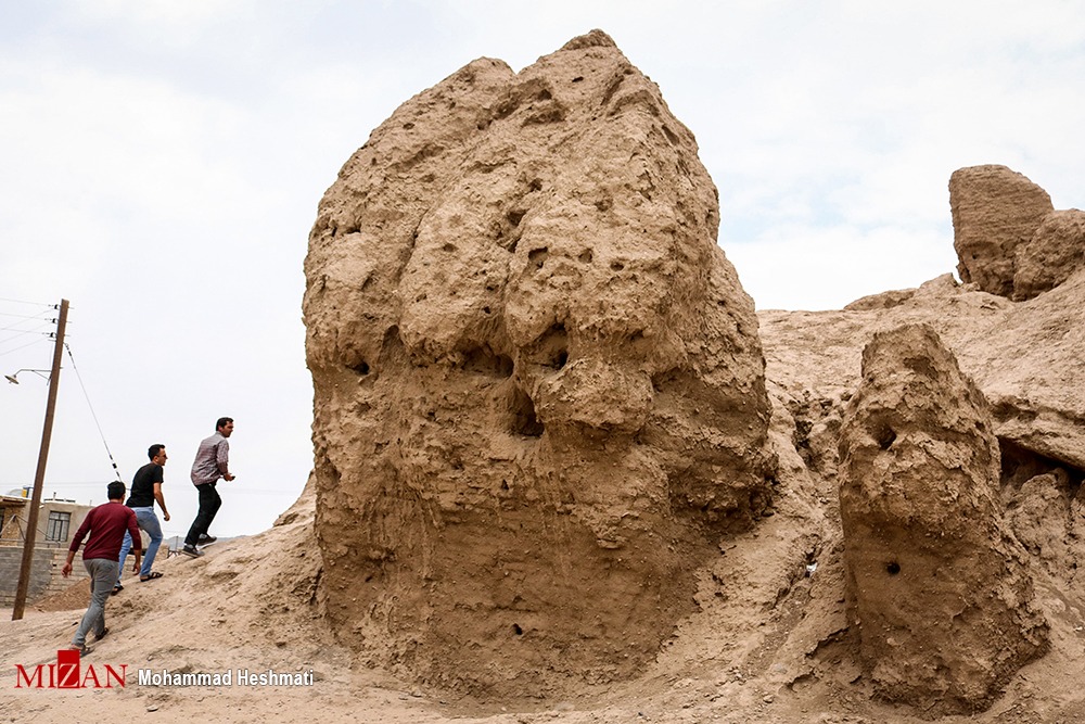 سازه&zwnj;های کشف شده زیر روستای ۱۰۰۰ ساله+تصاویر