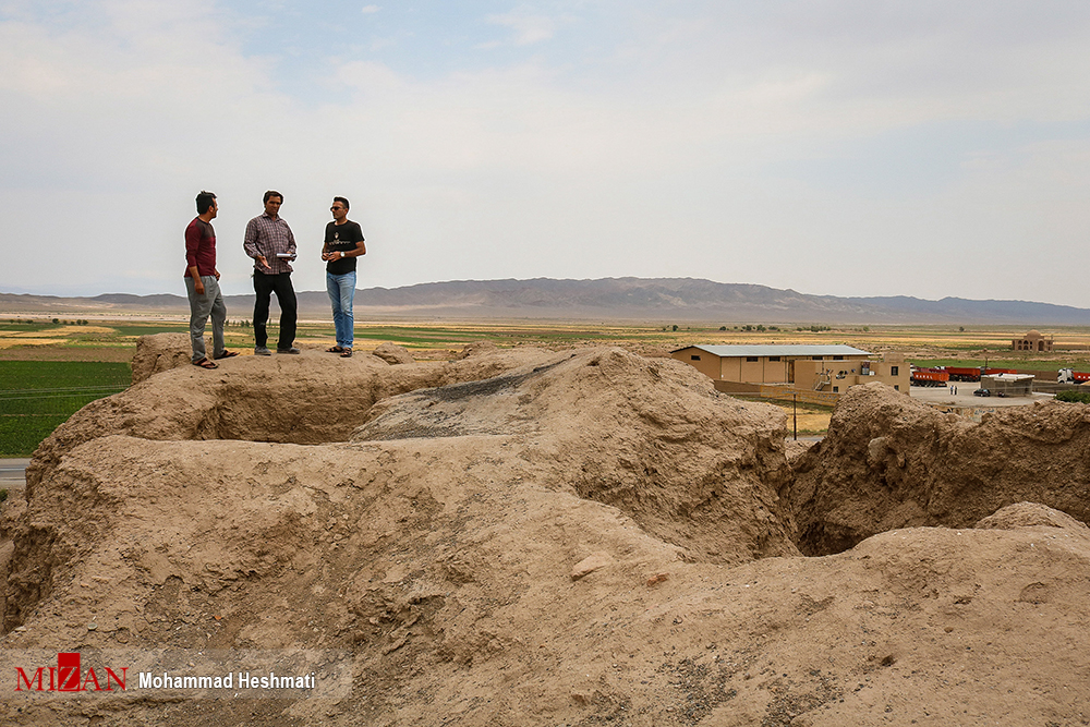 سازه&zwnj;های کشف شده زیر روستای ۱۰۰۰ ساله+تصاویر