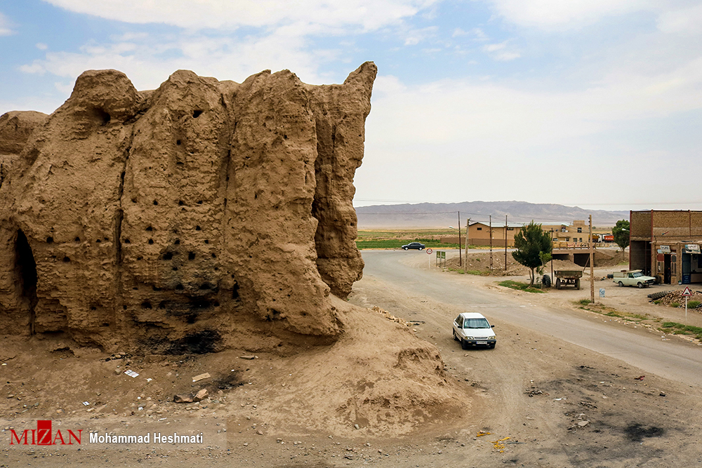 سازه&zwnj;های کشف شده زیر روستای ۱۰۰۰ ساله+تصاویر