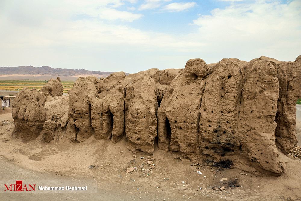 سازه&zwnj;های کشف شده زیر روستای ۱۰۰۰ ساله+تصاویر