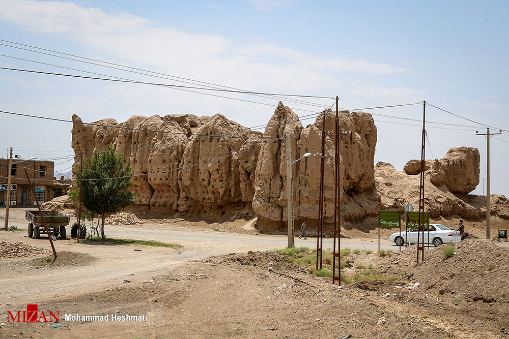 سازه&zwnj;های کشف شده زیر روستای ۱۰۰۰ ساله+تصاویر