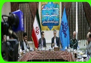 استاندار یزد در نشست چهلمین سالگرد پیروزی انقلاب اسلامی /وفاداری مردم به امام و انقلاب تبیین شود