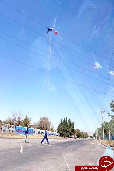 بازی با مرگ برای کسب رزق حلال +عکس