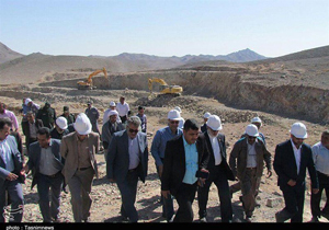 برداشت ماده معدنی طلا‌ در هیرد نهبندان