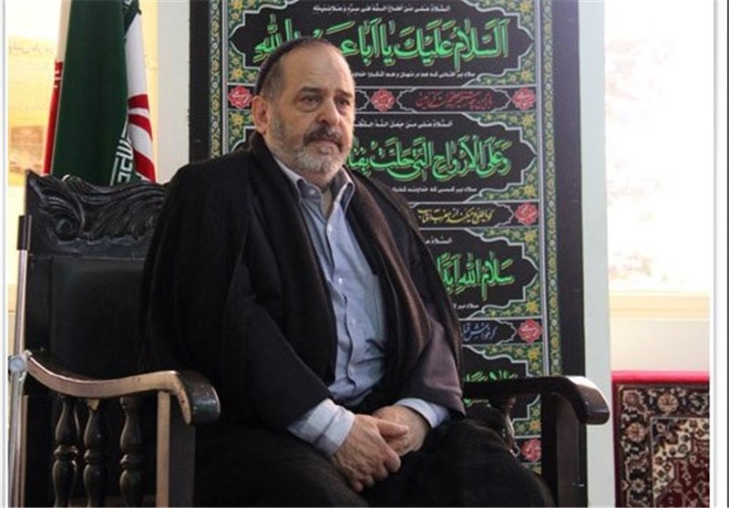 انقلاب اسلامی فرصت مناسبی برای مداحان است/ مداحی صد چشمه دارد که یک چشمه آن خواندن است