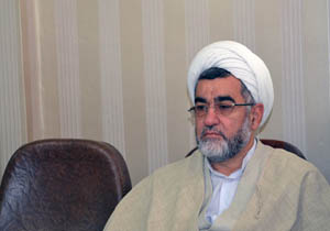 روحانیون در ترویج فرهنگ ازدواج در جامعه پیش‌قدم باشند