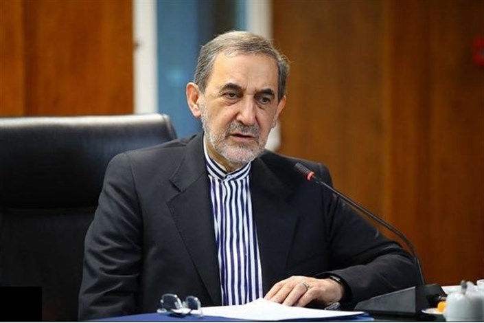 مشاور رهبر معظم انقلاب به دیدار خانواده پاسدار شهید حججی رفت