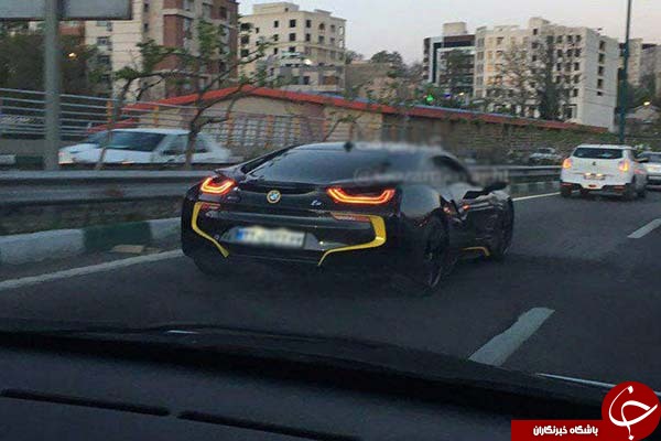 خودروی لاکچری با رنگی&zwnj;خاص در تهران + عکس