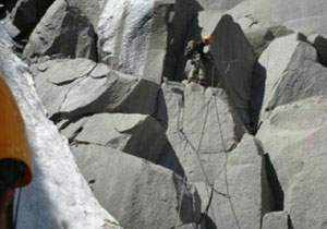 جان باختن کوهنورد بروجردی در علم کوه کلاردشت