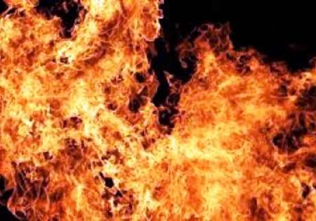 یک پسر نوجوان روی پدرش بنزین ریخت و او را آتش زد! + فیلم