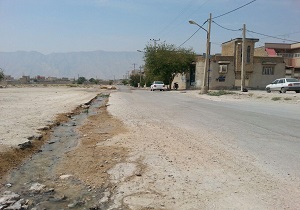 جاری شدن فاضلاب در معابر کازرون + تصاویر