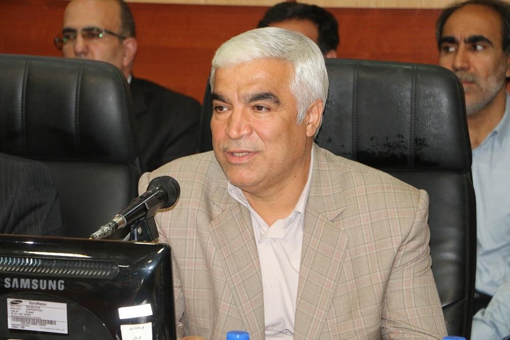 سیاست دولت استفاده از نیروهای جوان است