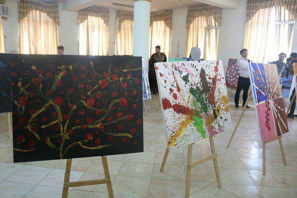 چهل&zwnj;و پنج بانوی نقاش کارهای هنری خود را در مزارشریف به نمایش گذاشتند