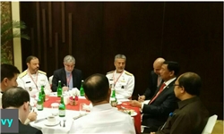 فرمانده نداجا با وزیر ارشد اندونزی دیدار کرد/ تاکید بر همکاری در مبارزه با تروریسم دریایی